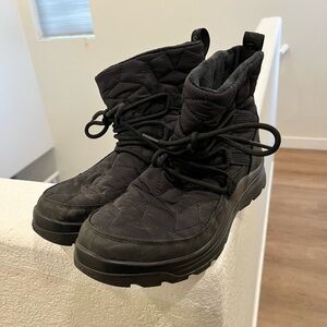 Quilted Winter Ankle Boots - Black